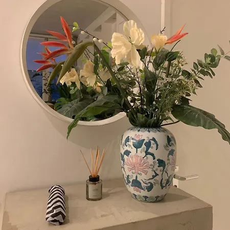 Loft 57 Bed & Breakfast 4*