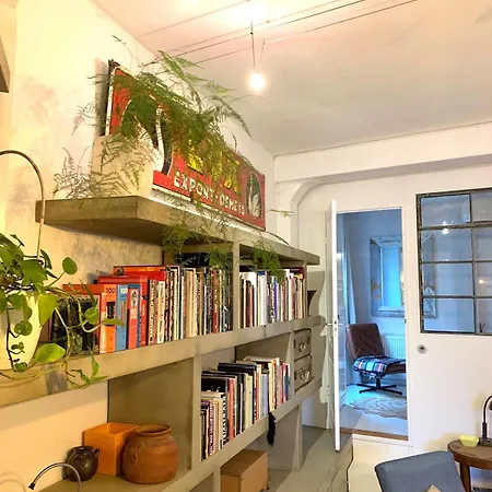 Loft 57 Bed & Breakfast 4*