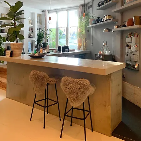 Bed & Breakfast Loft 57